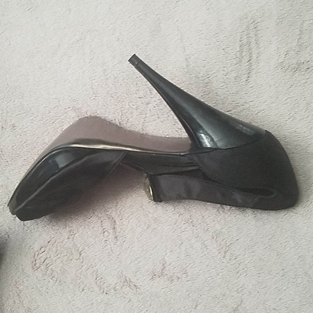 Shoes - Picture 5 of 5